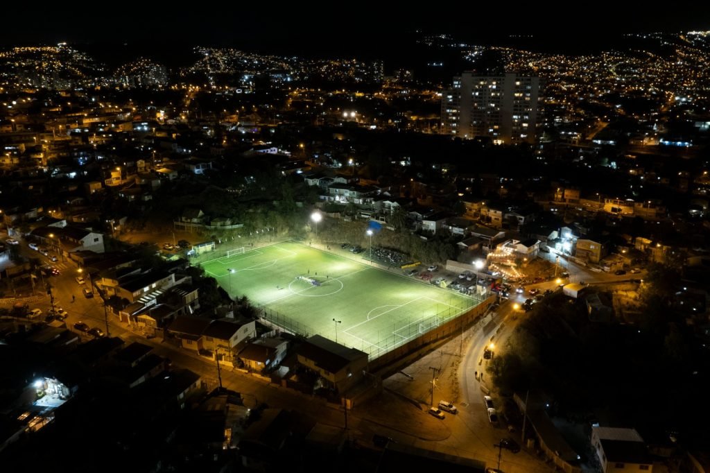 Inauguran cancha de pasto sintético en Los Placeres tras inversión municipal cercana a los $480 millones